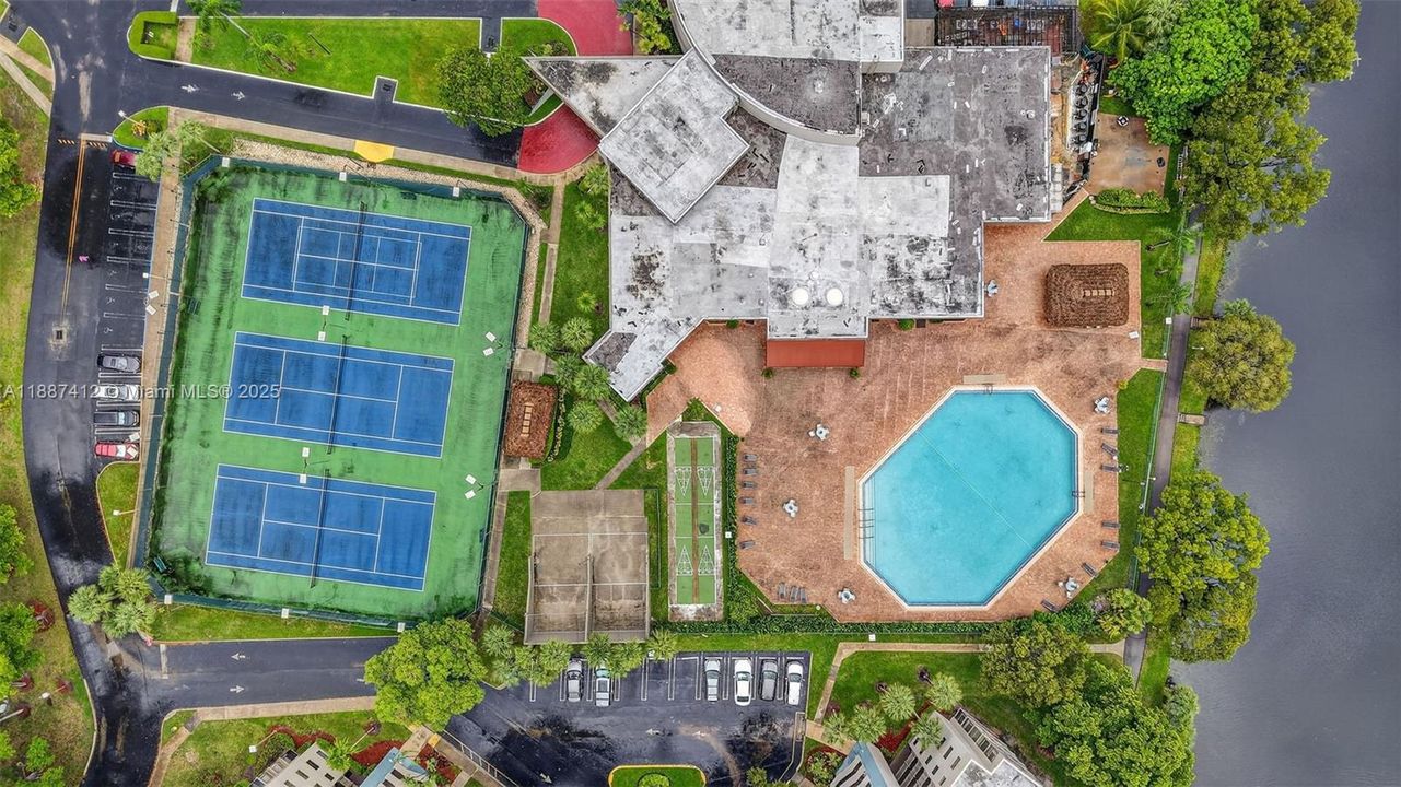 待售: $135,000 (1 贝兹, 1 浴室, 773 平方英尺)