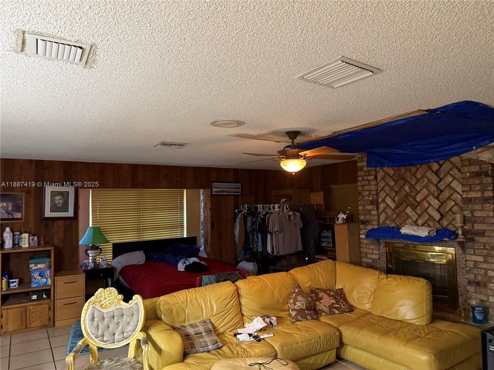 На продажу: $690,000 (4 спален, 2 ванн, 3044 Квадратных фут)