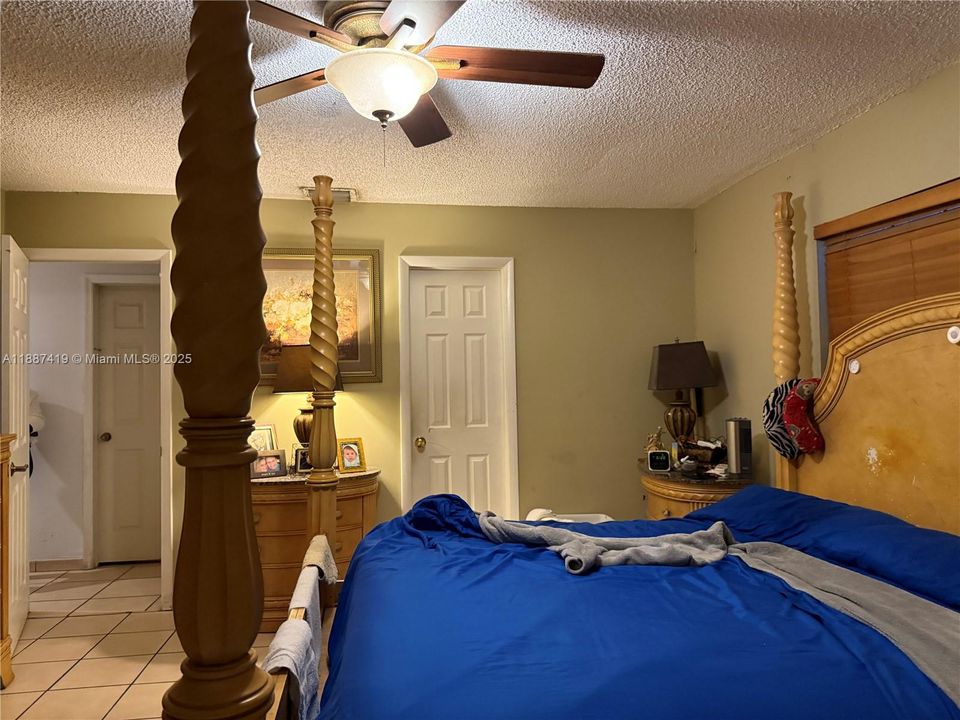 На продажу: $690,000 (4 спален, 2 ванн, 3044 Квадратных фут)