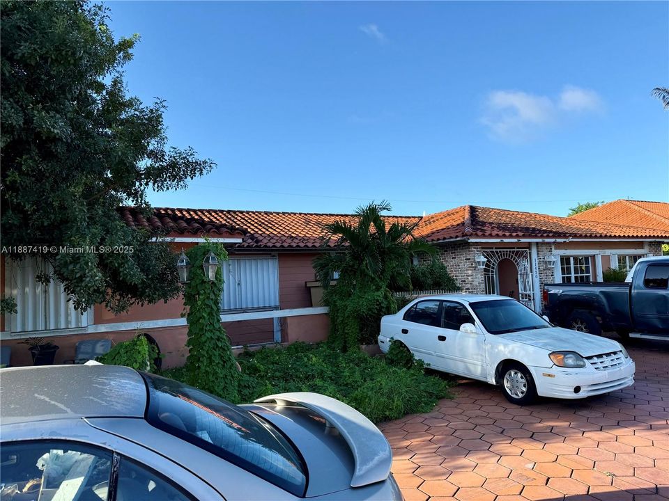 На продажу: $690,000 (4 спален, 2 ванн, 3044 Квадратных фут)