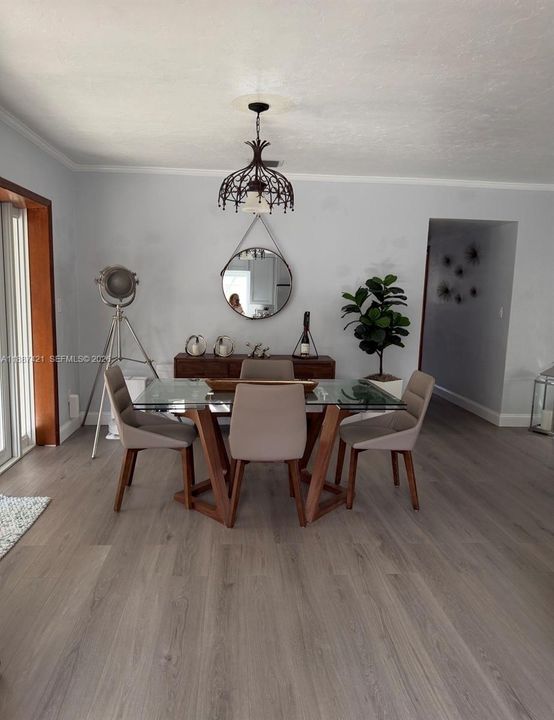 На продажу: $649,999 (3 спален, 2 ванн, 1404 Квадратных фут)