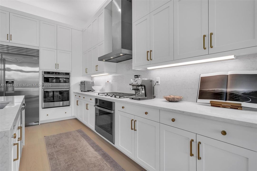 Active With Contract: $1,790,000 (3 beds, 3 baths, 2573 Square Feet)