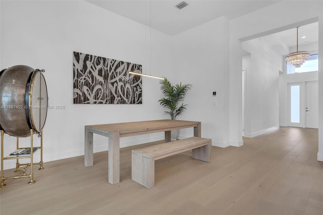 Active With Contract: $1,790,000 (3 beds, 3 baths, 2573 Square Feet)