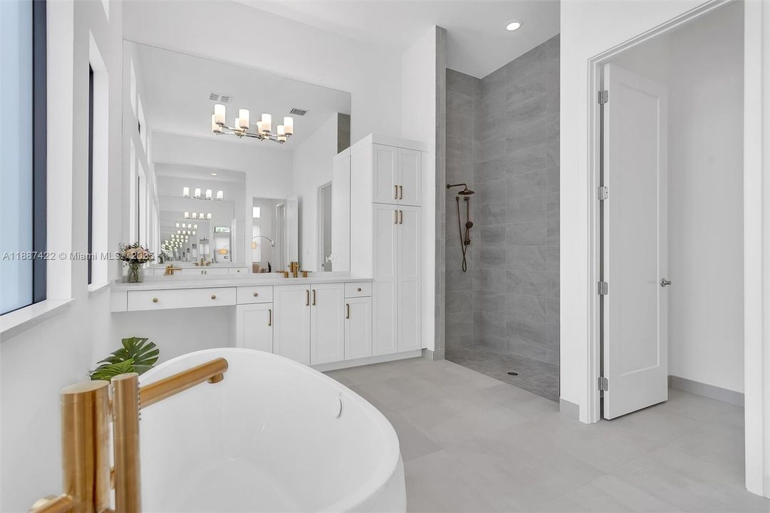 Active With Contract: $1,790,000 (3 beds, 3 baths, 2573 Square Feet)