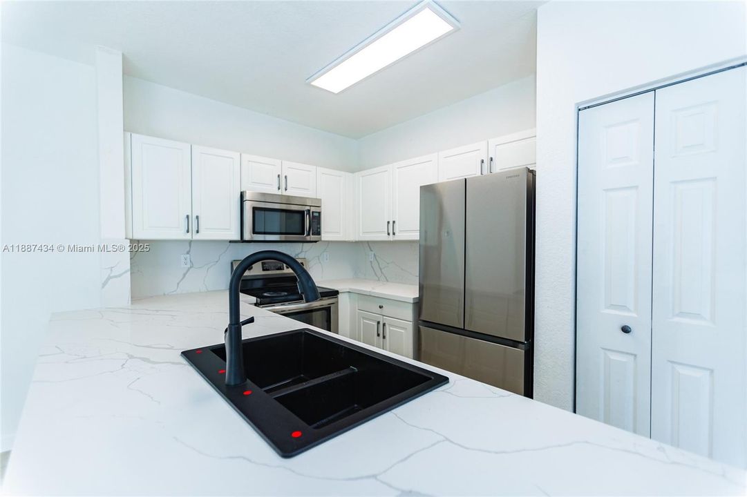 Active With Contract: $375,000 (3 beds, 2 baths, 1456 Square Feet)