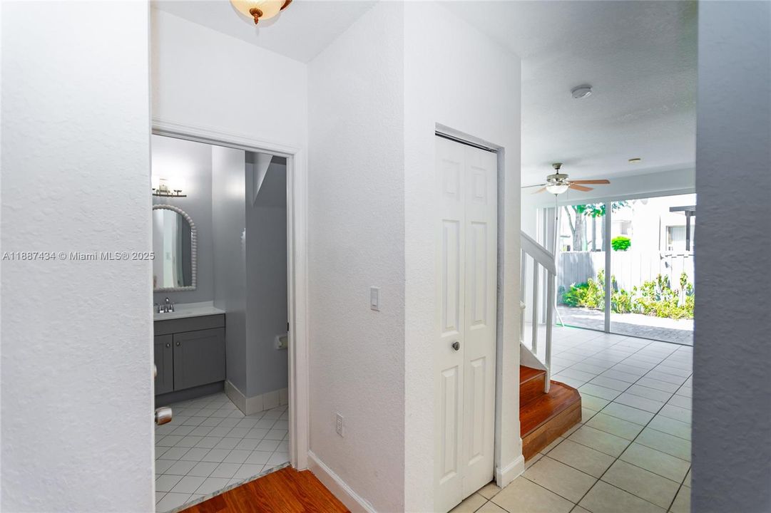 Active With Contract: $375,000 (3 beds, 2 baths, 1456 Square Feet)