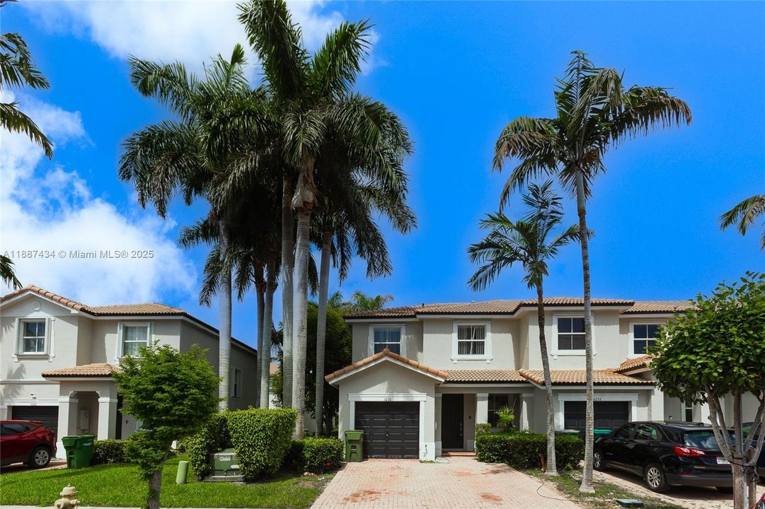 Active With Contract: $375,000 (3 beds, 2 baths, 1456 Square Feet)