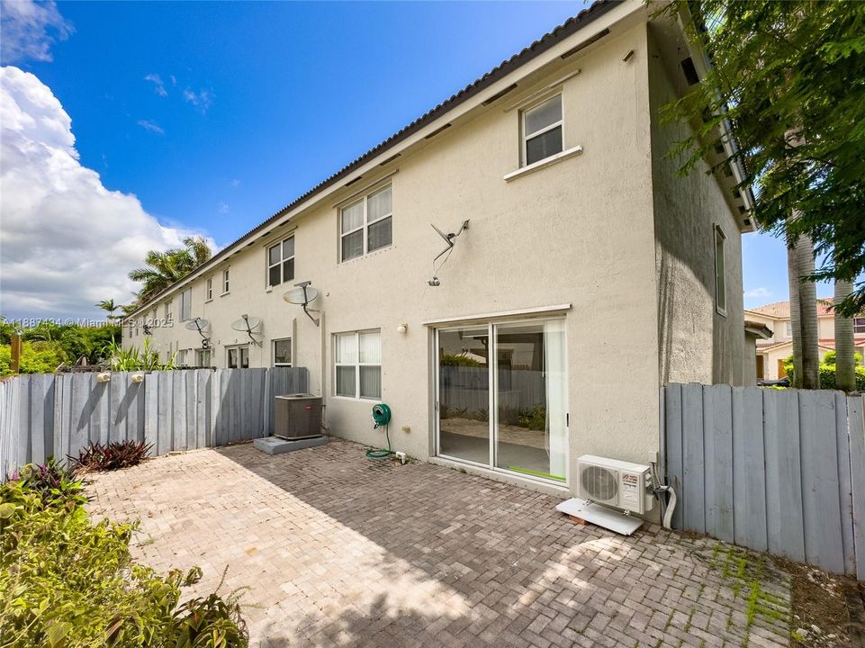 Active With Contract: $375,000 (3 beds, 2 baths, 1456 Square Feet)