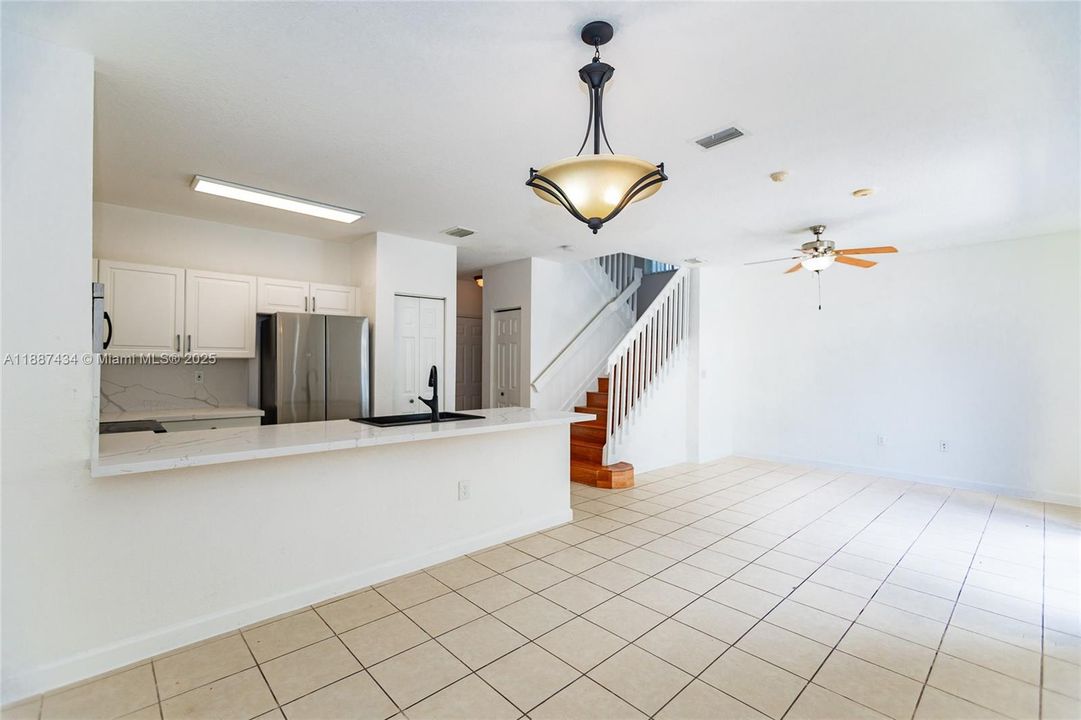 Active With Contract: $375,000 (3 beds, 2 baths, 1456 Square Feet)