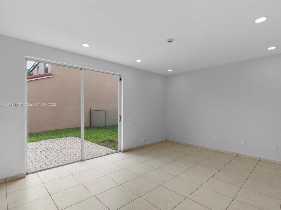 Active With Contract: $529,000 (3 beds, 2 baths, 1772 Square Feet)