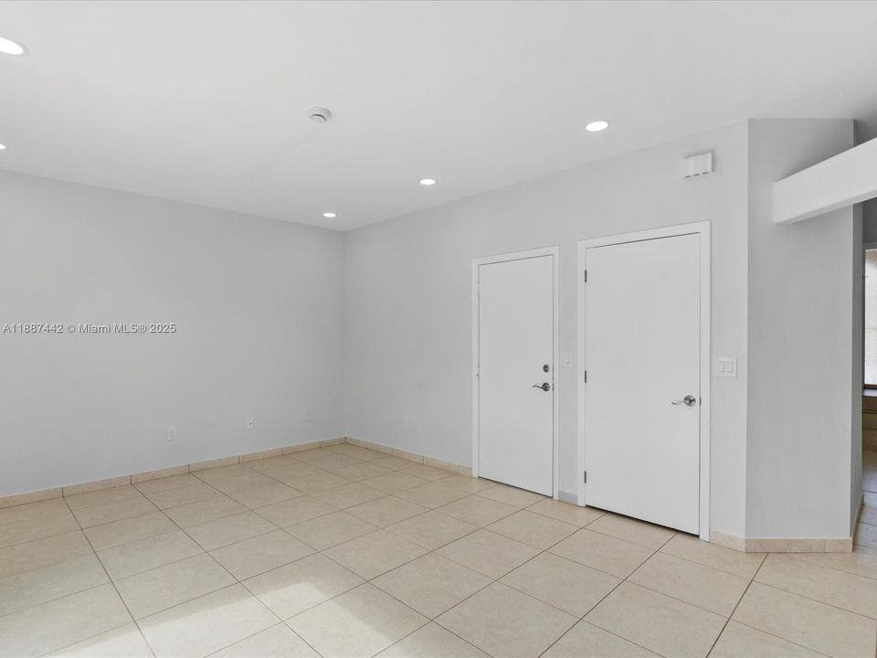 Active With Contract: $529,000 (3 beds, 2 baths, 1772 Square Feet)