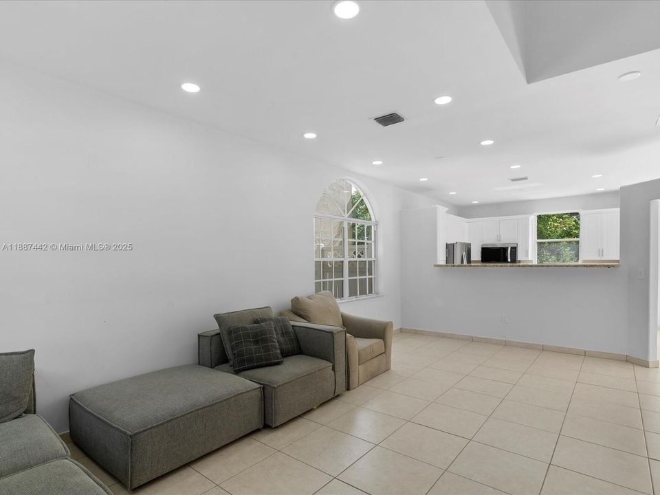 Active With Contract: $529,000 (3 beds, 2 baths, 1772 Square Feet)