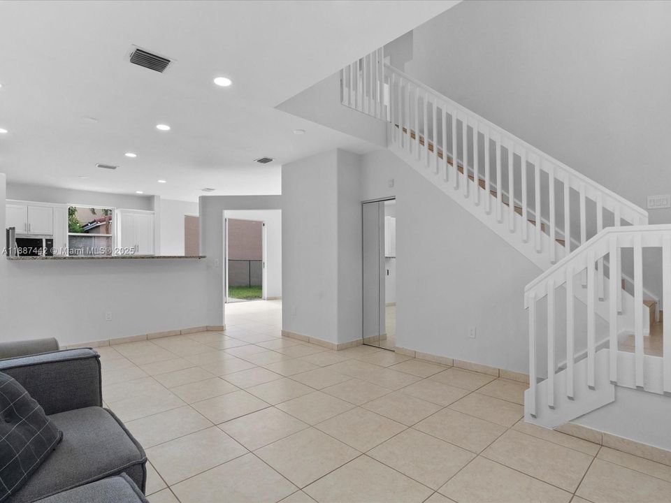 Active With Contract: $529,000 (3 beds, 2 baths, 1772 Square Feet)