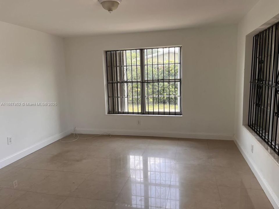 Недавно арендовано: $2,400 (3 спален, 2 ванн, 0 Квадратных фут)