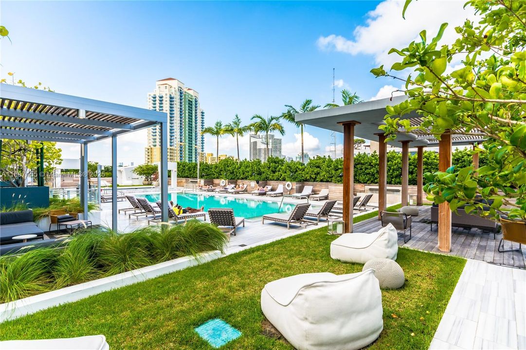 待售: $1,900,000 (1 贝兹, 1 浴室, 872 平方英尺)