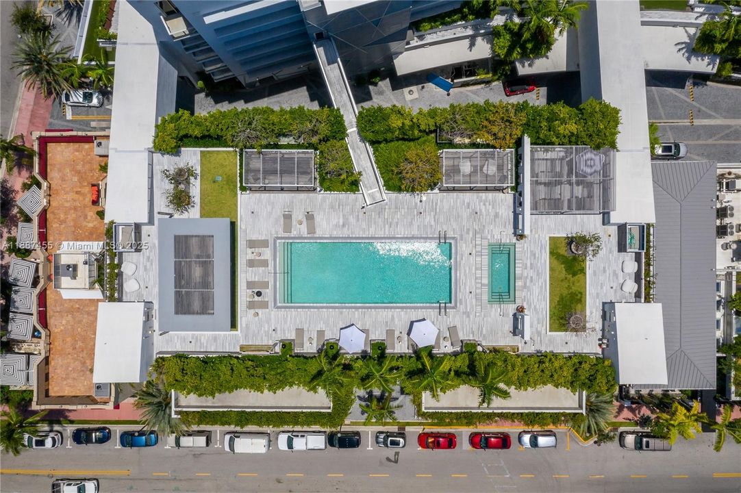 待售: $1,900,000 (1 贝兹, 1 浴室, 872 平方英尺)