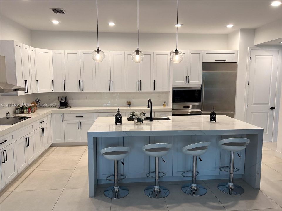 待售: $1,950,000 (5 贝兹, 6 浴室, 4004 平方英尺)