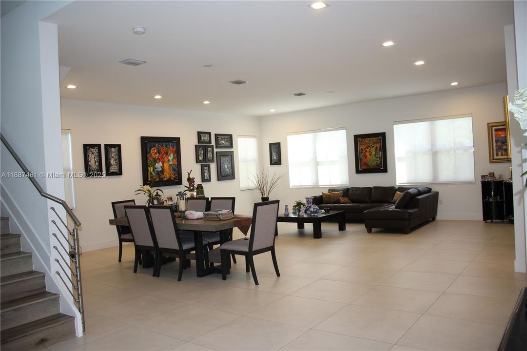 待售: $1,950,000 (5 贝兹, 6 浴室, 4004 平方英尺)