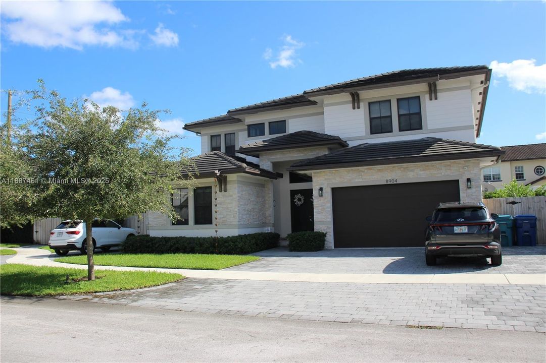 待售: $1,950,000 (5 贝兹, 6 浴室, 4004 平方英尺)