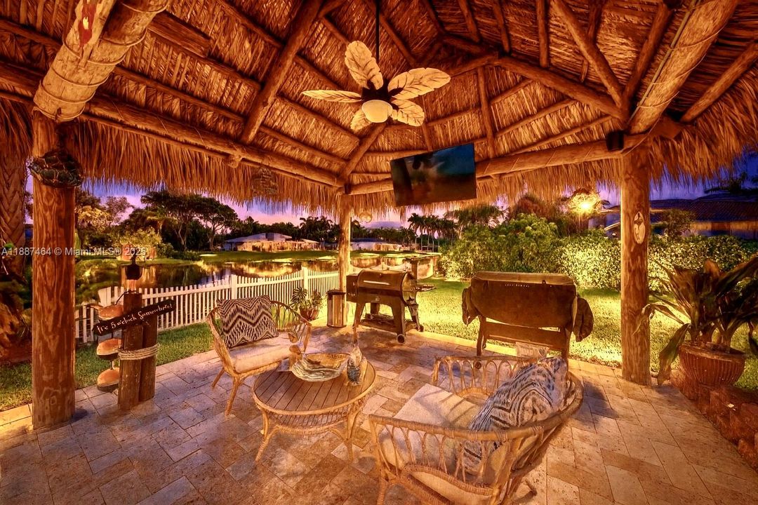 Recently Sold: $1,050,000 (3 beds, 2 baths, 1971 Square Feet)