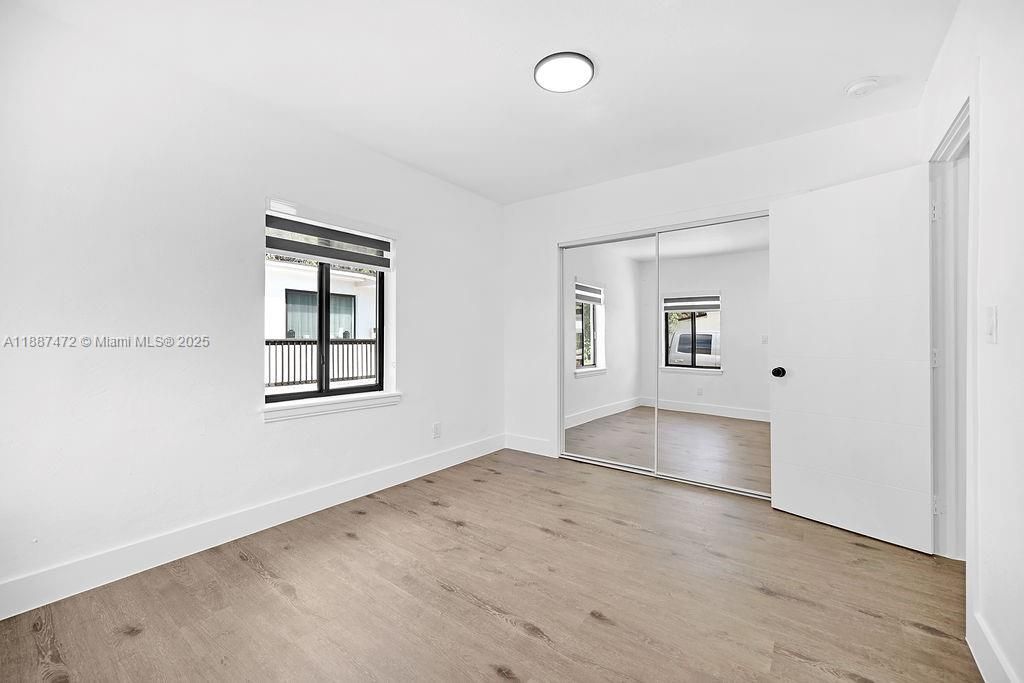 合同活跃: $1,550,000 (0 贝兹, 0 浴室, 3784 平方英尺)