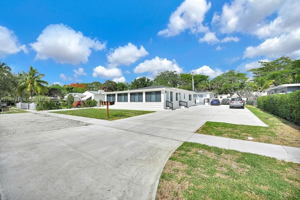 合同活跃: $1,550,000 (0 贝兹, 0 浴室, 3784 平方英尺)