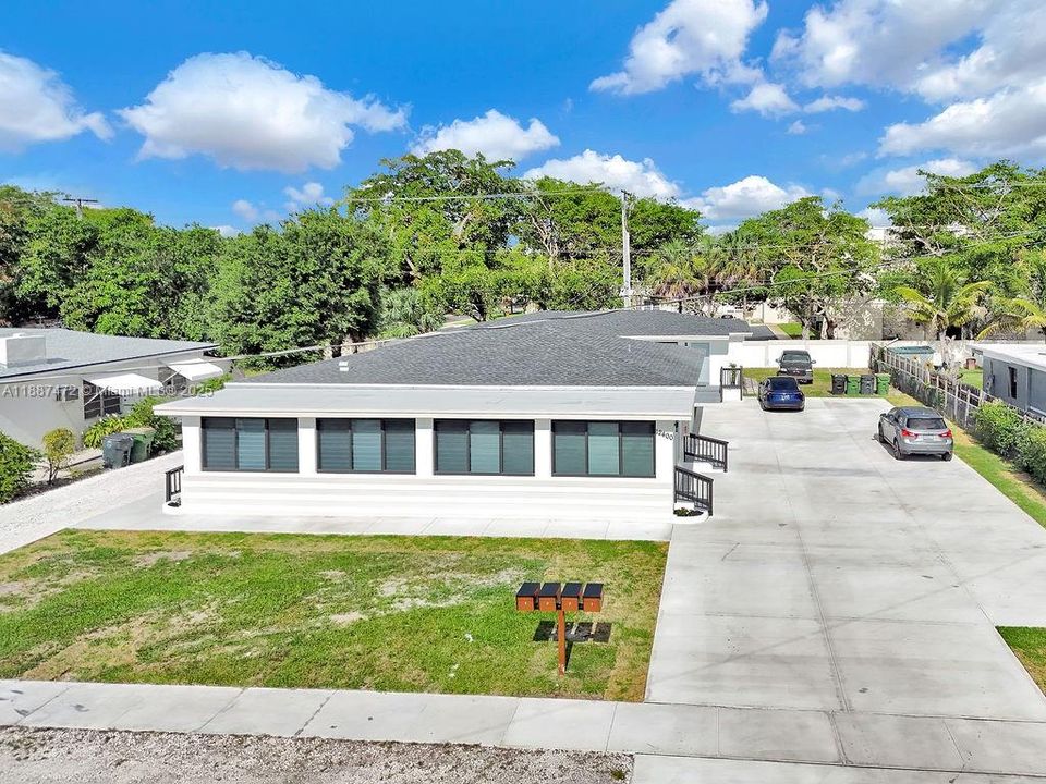 合同活跃: $1,550,000 (0 贝兹, 0 浴室, 3784 平方英尺)