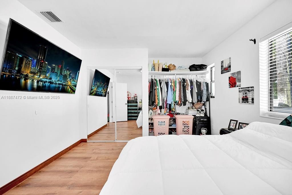 合同活跃: $1,550,000 (0 贝兹, 0 浴室, 3784 平方英尺)