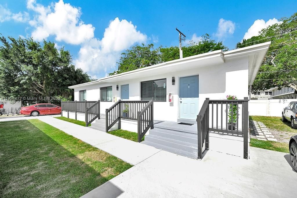 合同活跃: $1,550,000 (0 贝兹, 0 浴室, 3784 平方英尺)