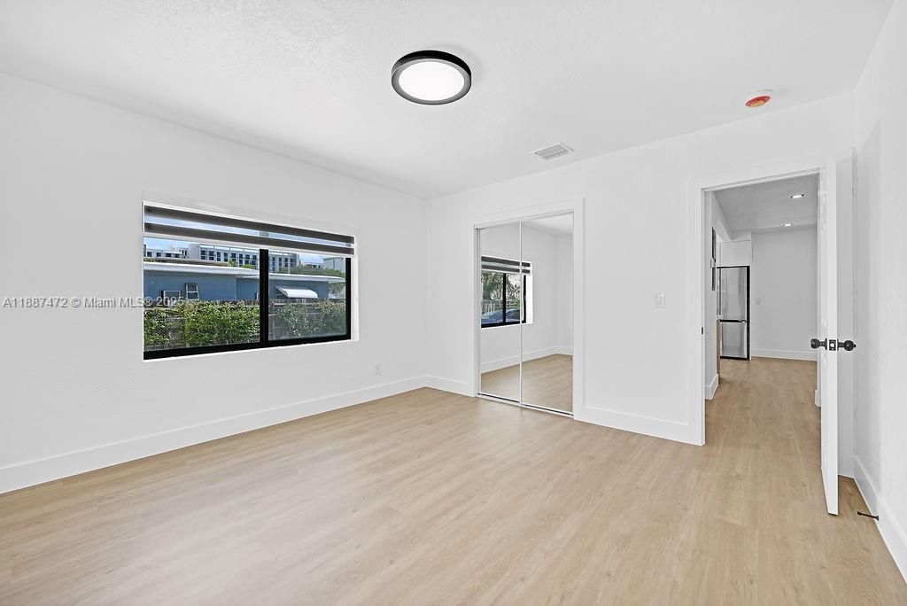 合同活跃: $1,550,000 (0 贝兹, 0 浴室, 3784 平方英尺)