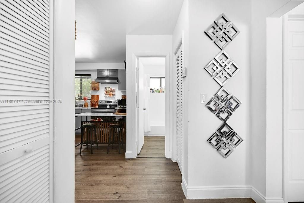 合同活跃: $1,550,000 (0 贝兹, 0 浴室, 3784 平方英尺)