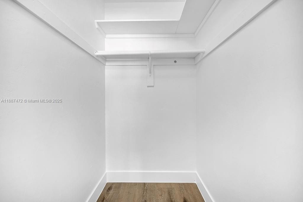 合同活跃: $1,550,000 (0 贝兹, 0 浴室, 3784 平方英尺)