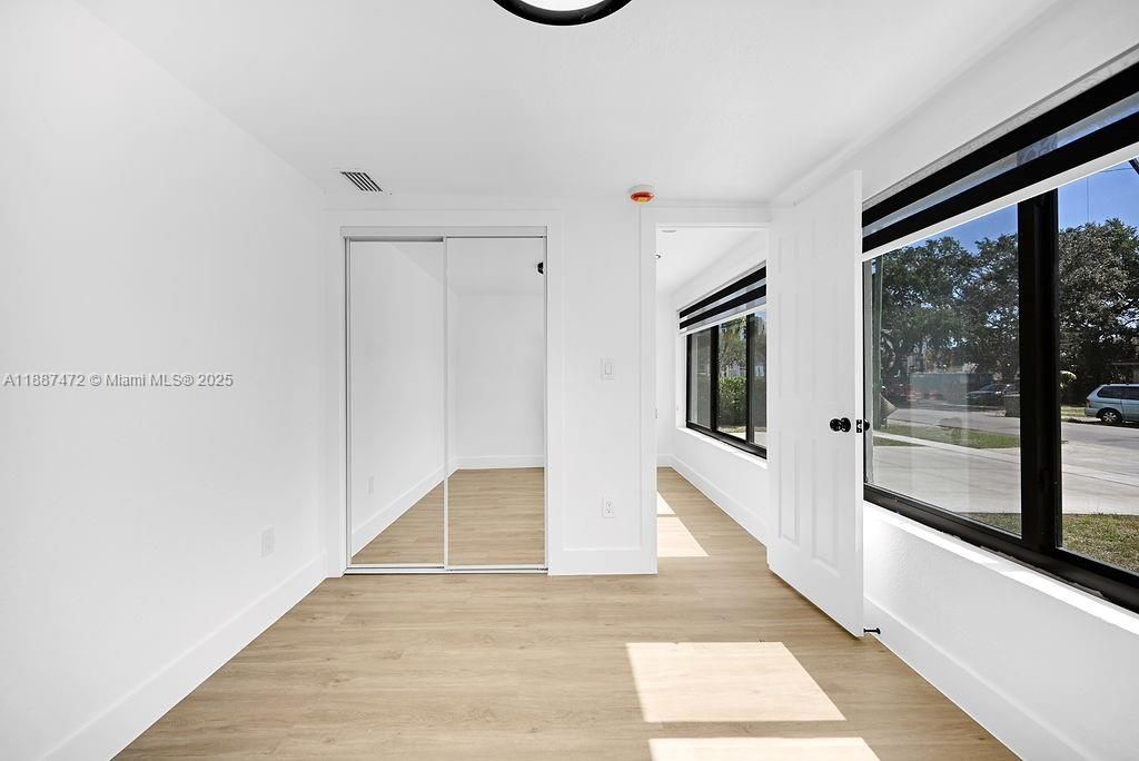 合同活跃: $1,550,000 (0 贝兹, 0 浴室, 3784 平方英尺)