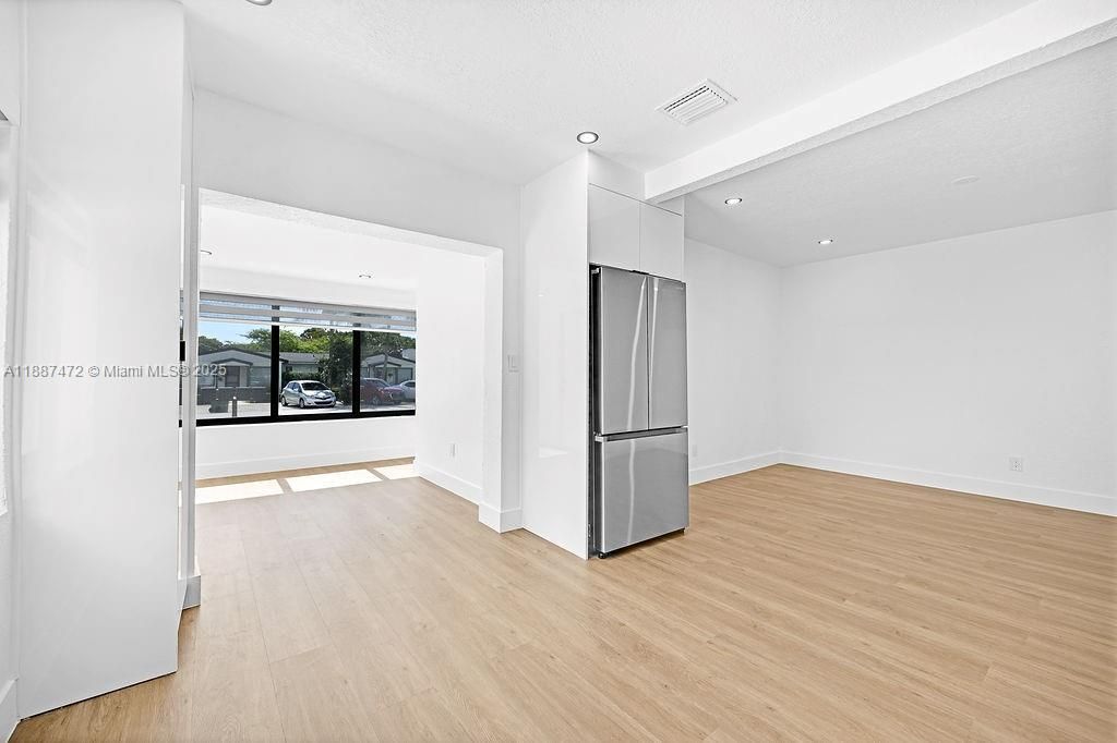 合同活跃: $1,550,000 (0 贝兹, 0 浴室, 3784 平方英尺)