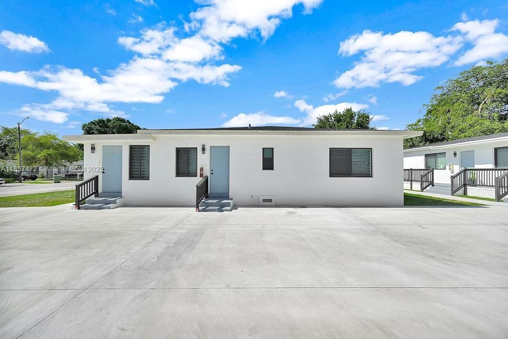 合同活跃: $1,550,000 (0 贝兹, 0 浴室, 3784 平方英尺)