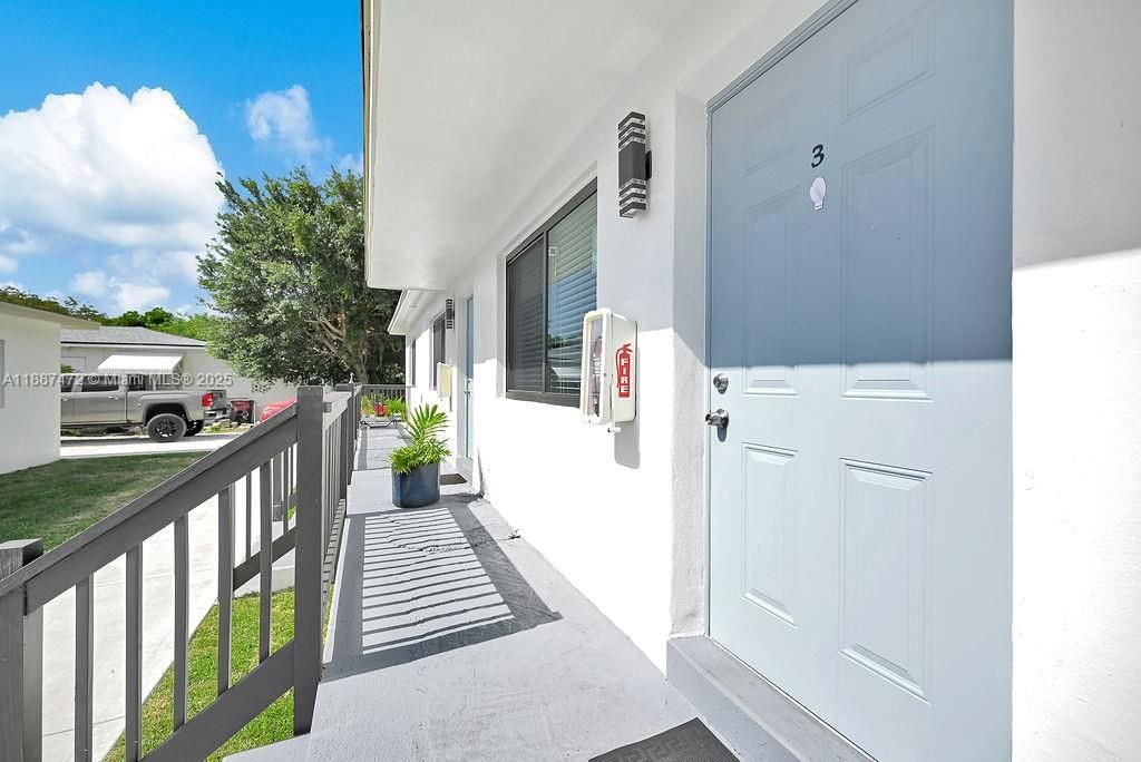 合同活跃: $1,550,000 (0 贝兹, 0 浴室, 3784 平方英尺)