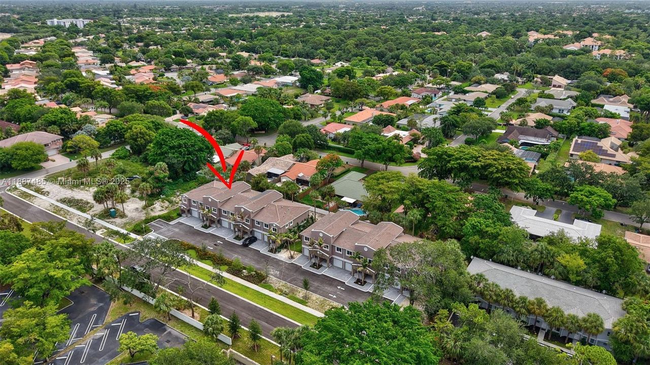 En Venta: $646,000 (3 camas, 2 baños, 1636 Pies cuadrados)