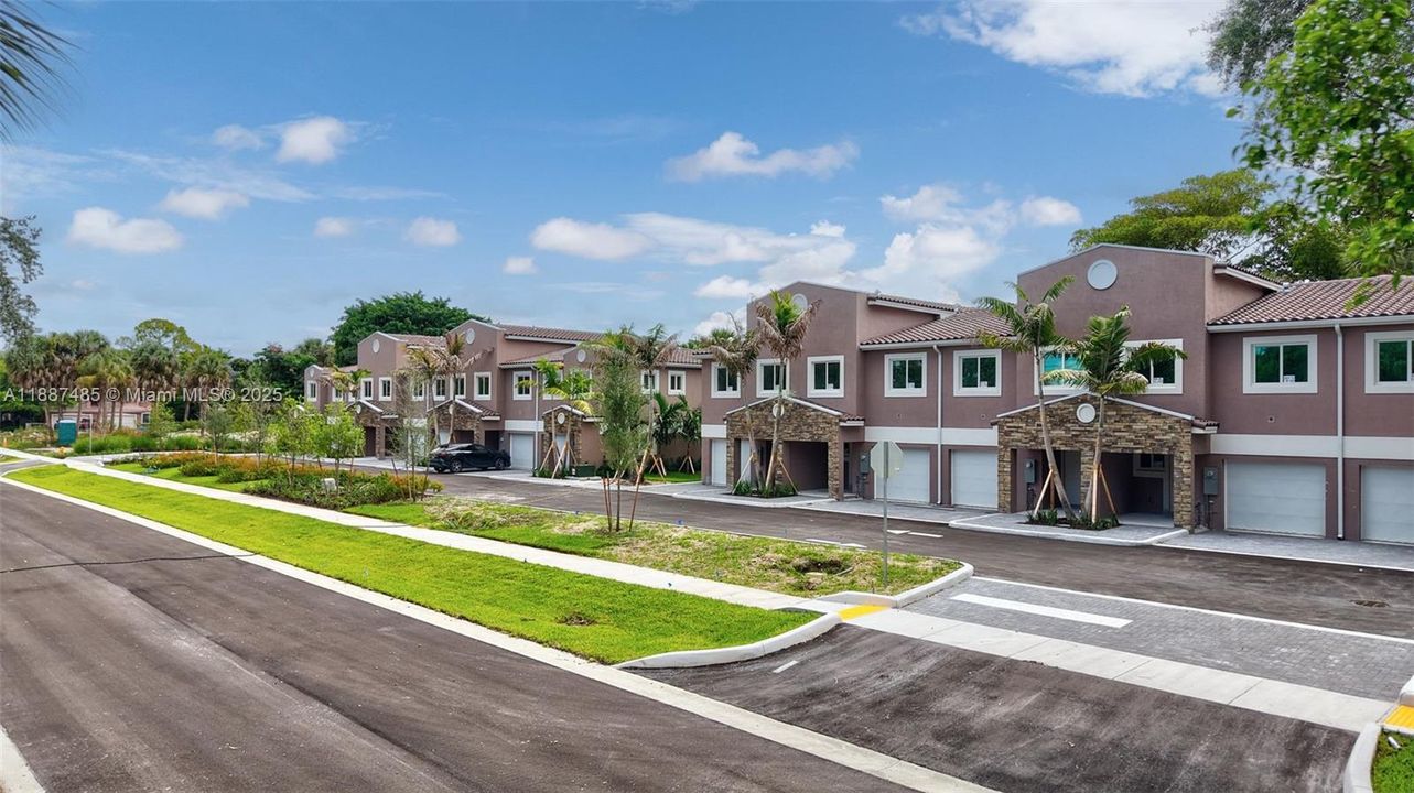 En Venta: $646,000 (3 camas, 2 baños, 1636 Pies cuadrados)