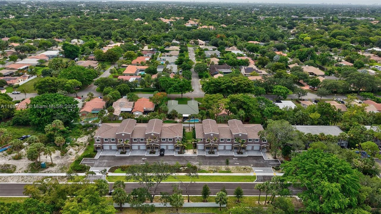 En Venta: $646,000 (3 camas, 2 baños, 1636 Pies cuadrados)