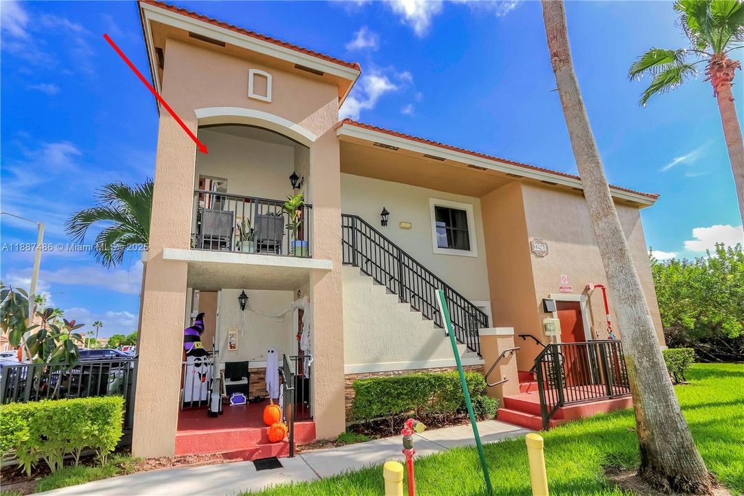 На продажу: $309,900 (3 спален, 2 ванн, 1032 Квадратных фут)