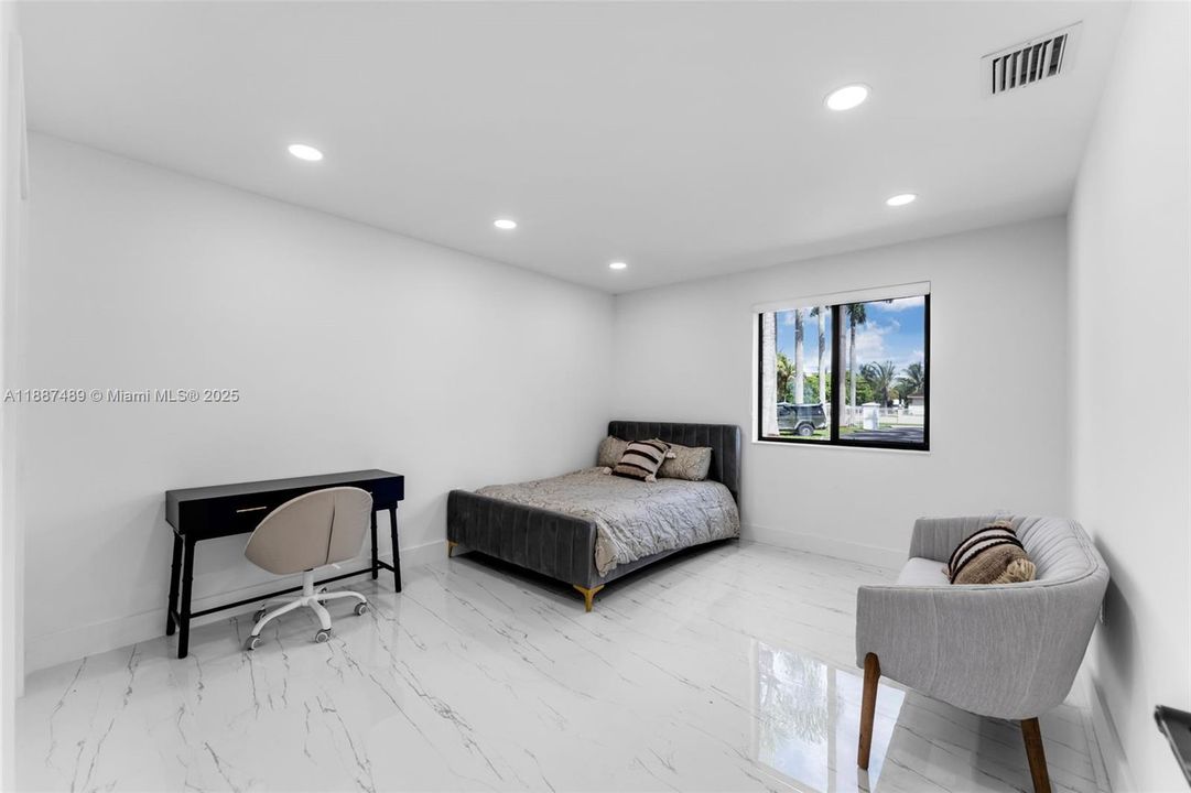 En Venta: $2,245,000 (4 camas, 4 baños, 2463 Pies cuadrados)