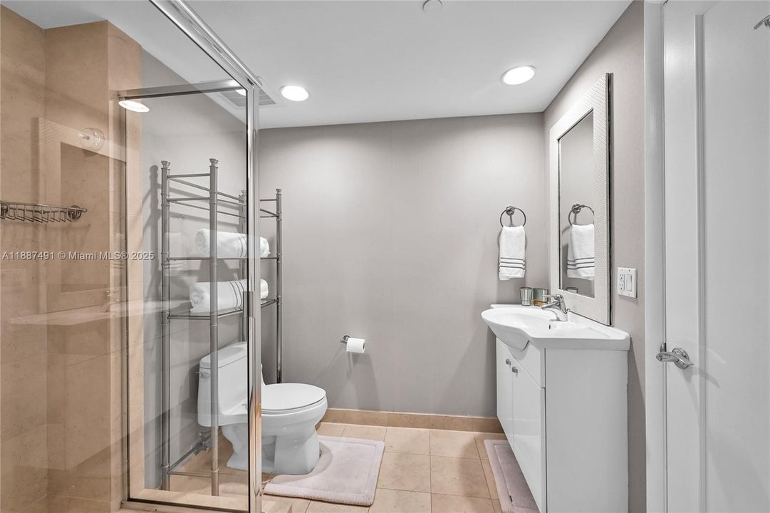 На продажу: $1,050,000 (3 спален, 3 ванн, 1571 Квадратных фут)