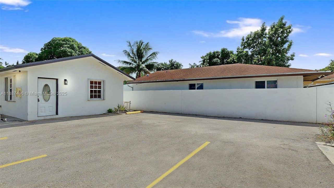 最近租的: $1,500 (1 贝兹, 1 浴室, 450 平方英尺)