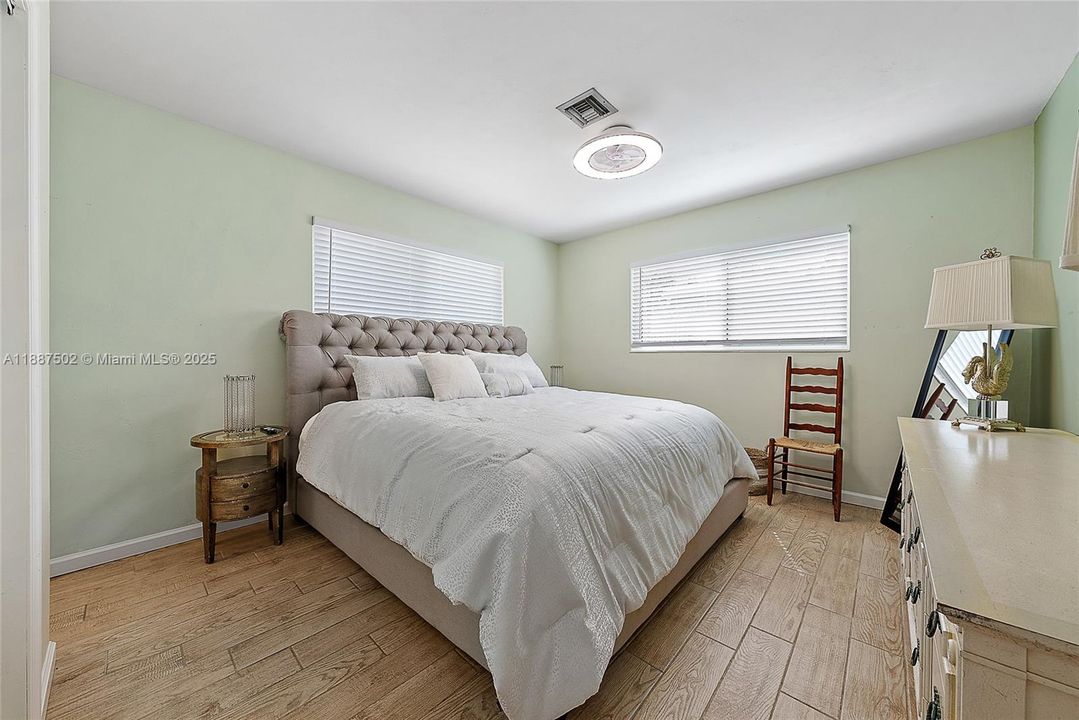 For Sale: $750,000 (3 beds, 2 baths, 1350 Square Feet)