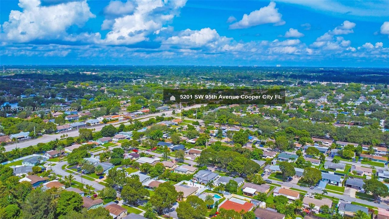 На продажу: $519,000 (2 спален, 2 ванн, 1121 Квадратных фут)