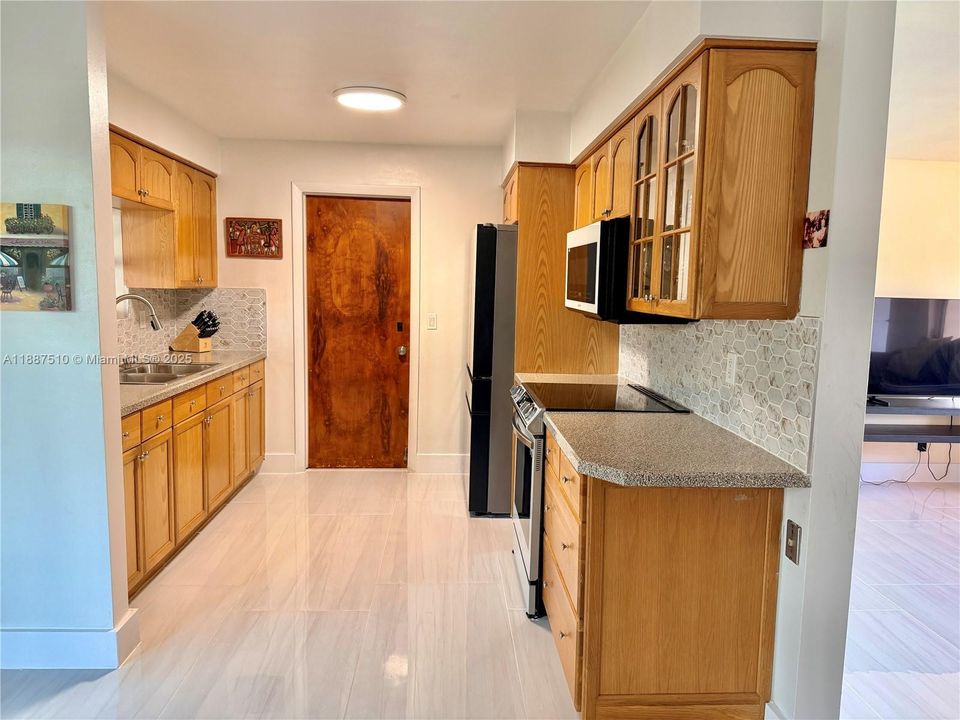 На продажу: $519,000 (2 спален, 2 ванн, 1121 Квадратных фут)