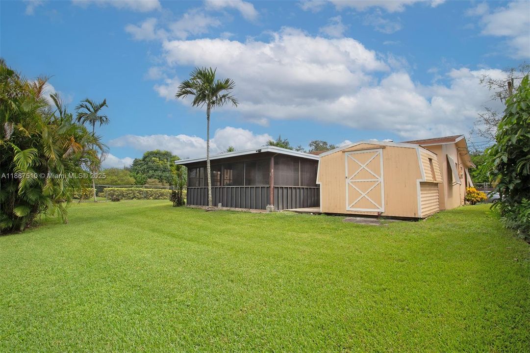 На продажу: $519,000 (2 спален, 2 ванн, 1121 Квадратных фут)