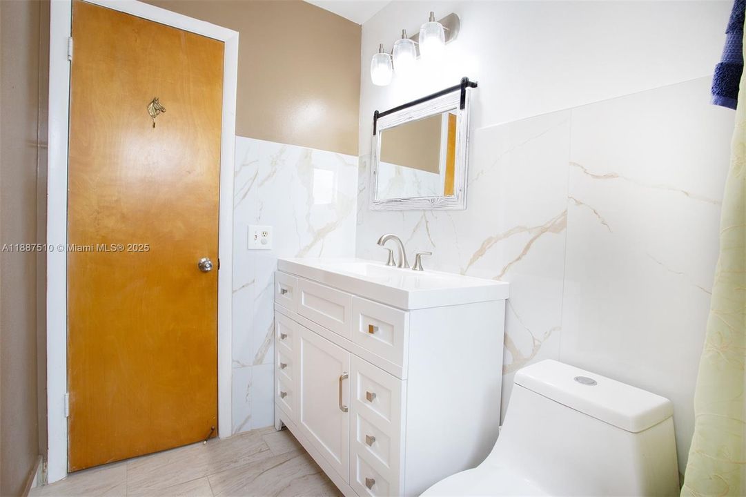 На продажу: $519,000 (2 спален, 2 ванн, 1121 Квадратных фут)