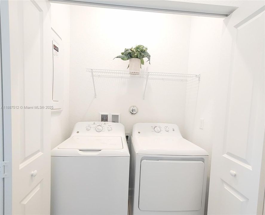 Recently Rented: $2,500 (3 beds, 2 baths, 1820 Square Feet)