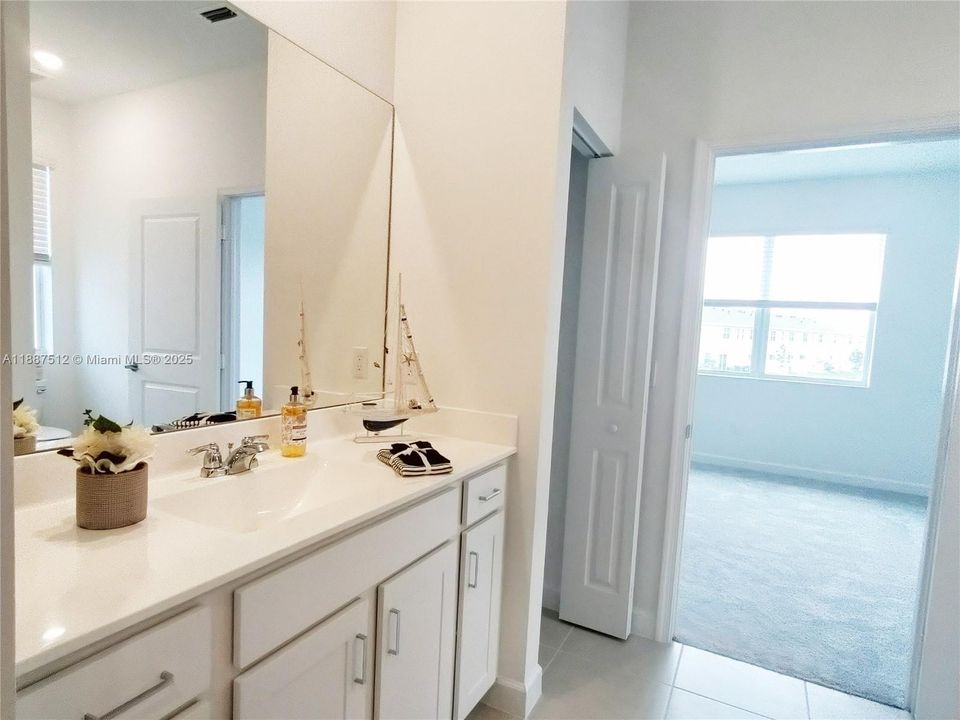 Recently Rented: $2,500 (3 beds, 2 baths, 1820 Square Feet)